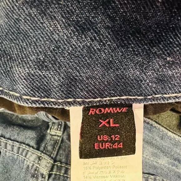 Romwe Denim Shorts With Cross Printed Design On Back Pockets Women Size XL. - Picture 4 of 4